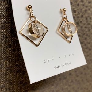 Open square shaped drop earrings